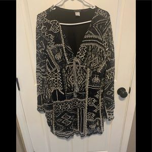 Venus black and white tie dress